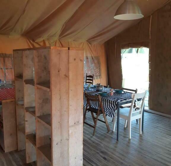 Standard Tent, Lodge 61 Hotel Aan Het Water