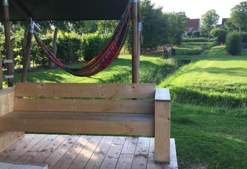 Standard Tent, Lodge 61 Hotel Aan Het Water