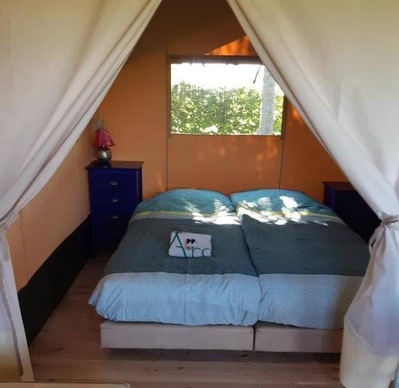 Standard Tent, Lodge 61 Hotel Aan Het Water