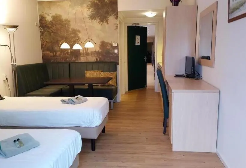 スタンダードスタジオ, Lodge 61 Hotel Aan Het Water