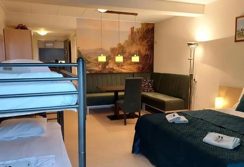 スタンダードスタジオ, Lodge 61 Hotel Aan Het Water