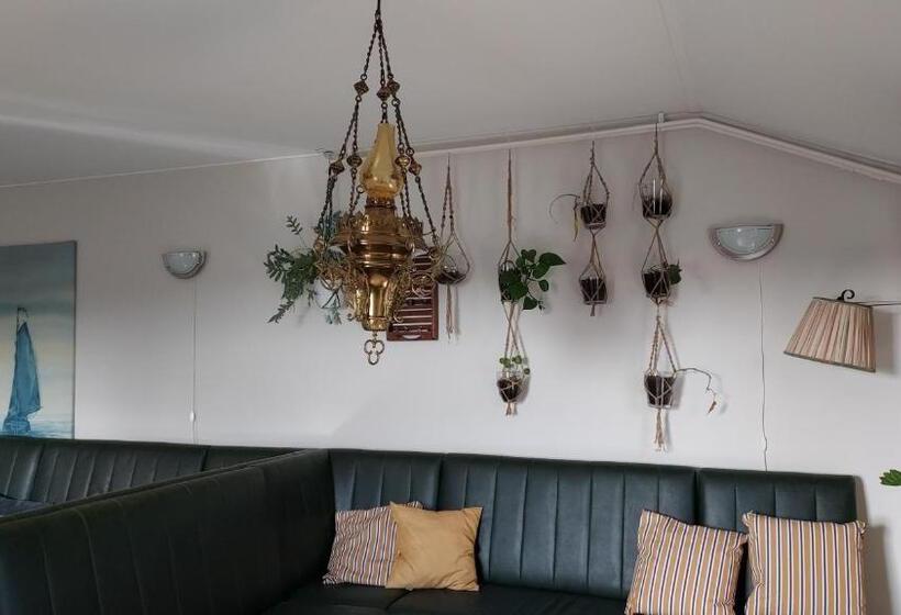 בונגלו משפחתי, Lodge 61 Hotel Aan Het Water