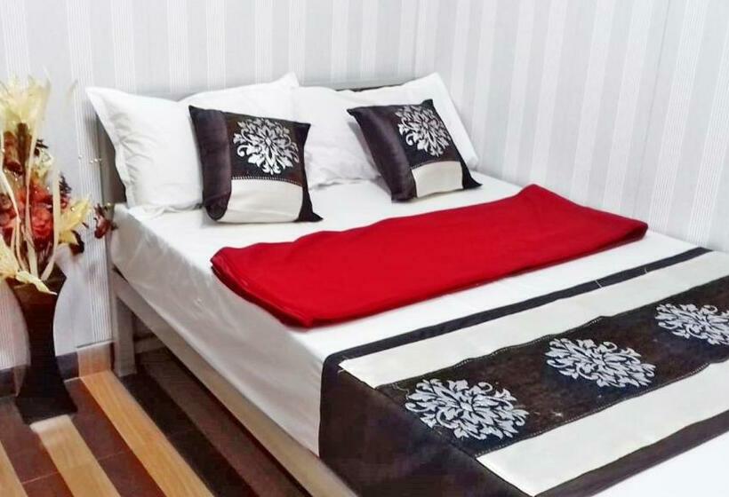 اتاق لوکس, Sanee Grace