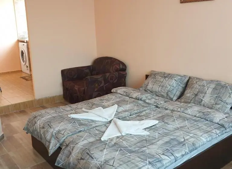 استودیو خانوادگی, къща за гости оазис