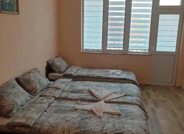 استودیو خانوادگی, къща за гости оазис