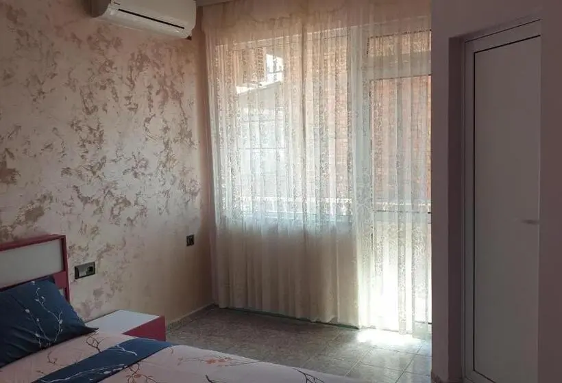 اتاق استاندارد با بالکن, къща за гости оазис