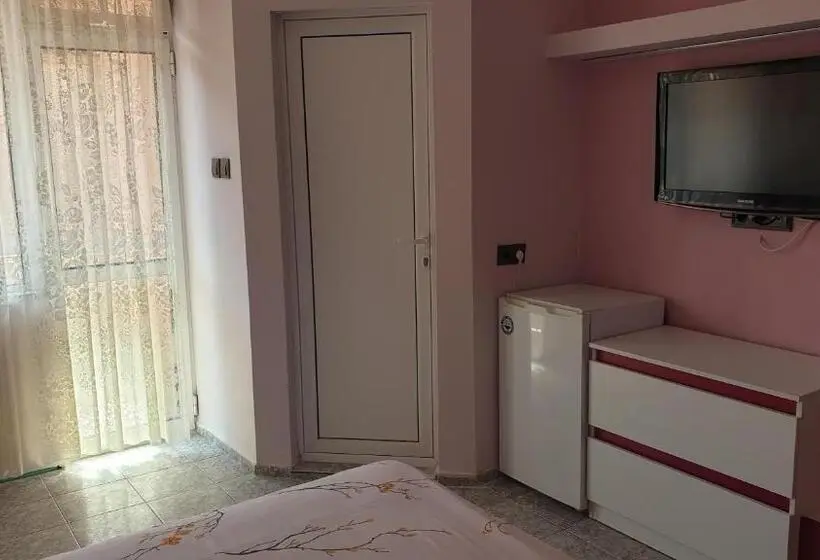اتاق استاندارد با بالکن, къща за гости оазис