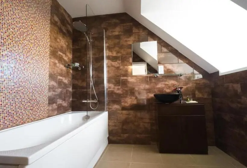 اتاق لوکس با بالکن و چشم‌انداز دریا, The Feather S Hotel Newquay