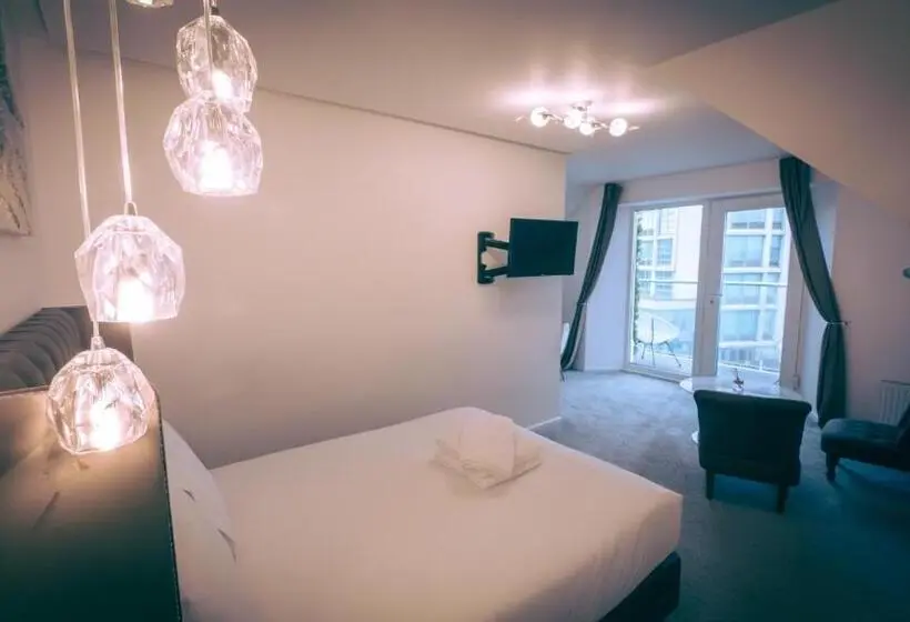 اتاق اجرایی با چشم‌انداز دریا, The Feather S Hotel Newquay