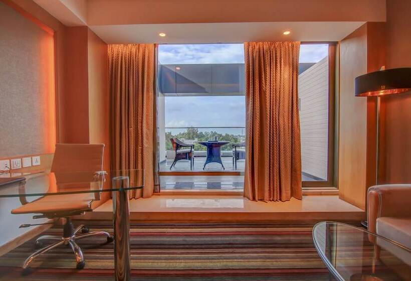 Номер Deluxe с Балконом, Radisson Blu Gorakhpur