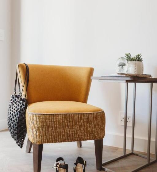 디럭스 스위트 킹 침대, The Junction Boutique