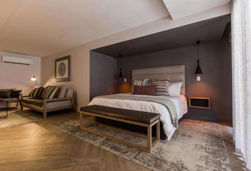 디럭스 스위트 킹 침대, The Junction Boutique