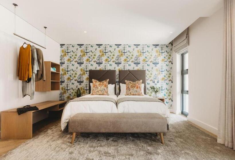 디럭스 스위트 킹 침대, The Junction Boutique