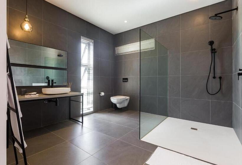 디럭스 룸 킹사이즈 침대, The Junction Boutique