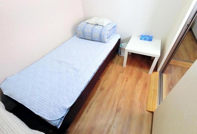 חדר סטנדרט לארבעה, Mikawa House Osaka Castle