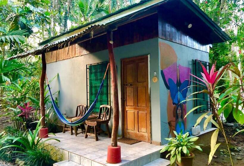 스탠다드 트리플 룸 테라스, Tasty Dayz Hostel