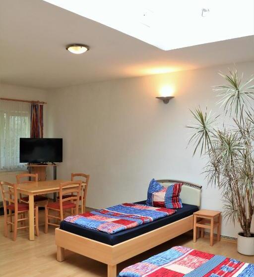 스탠다드 트리플 룸, Pension Jung