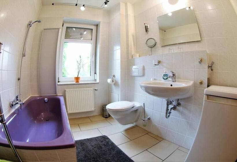 패밀리 룸, Pension Jung