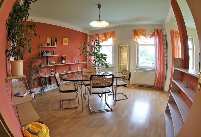 패밀리 룸, Pension Jung