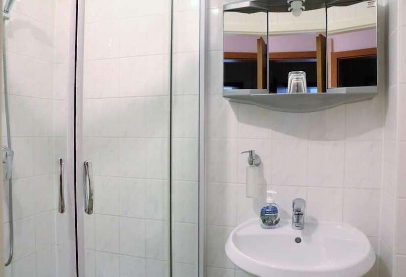 스탠다드 트리플 룸, Pension Jung