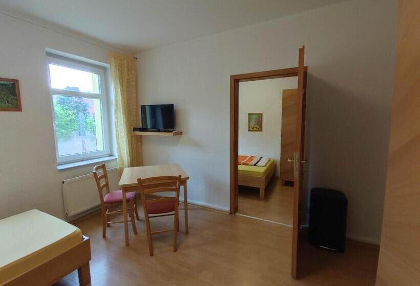 패밀리 룸, Pension Jung