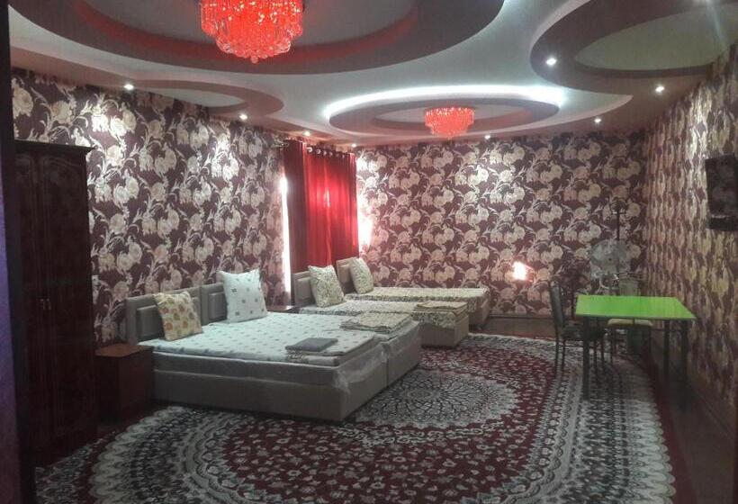 Comfort Kolmen Hengen Huone, Like Guest House