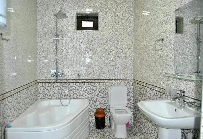 Quarto Estandar Individual, Like Guest House