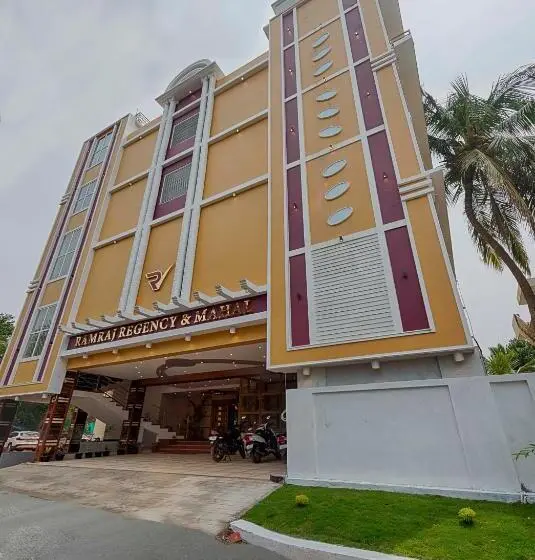 Chambre Deluxe, Ramraj Regency