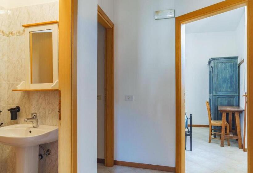 Perhehuone, Ostello Albergo Dagli Elfi