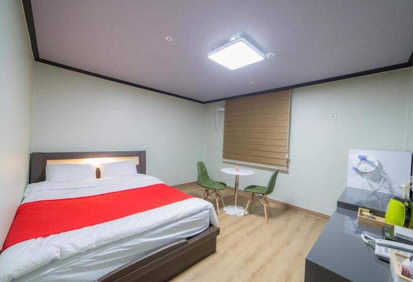 חדר סטנדרט, Castle