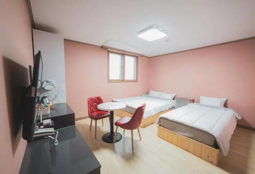 Chambre Triple Standard, Castle