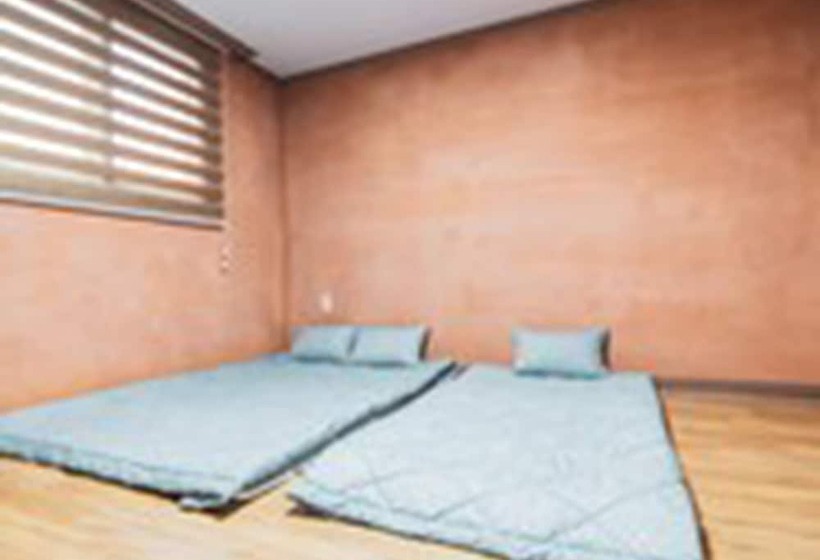 חדר סטנדרט, Castle