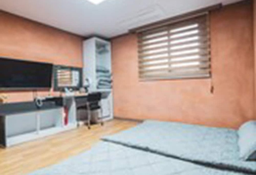 חדר סטנדרט, Castle