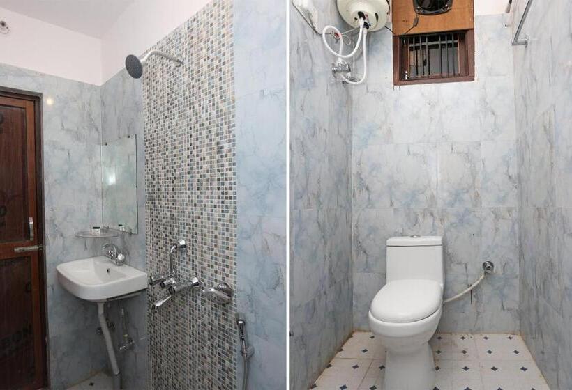 اتاق کلاسیک سه تخته, O Near Anisabad Golambar