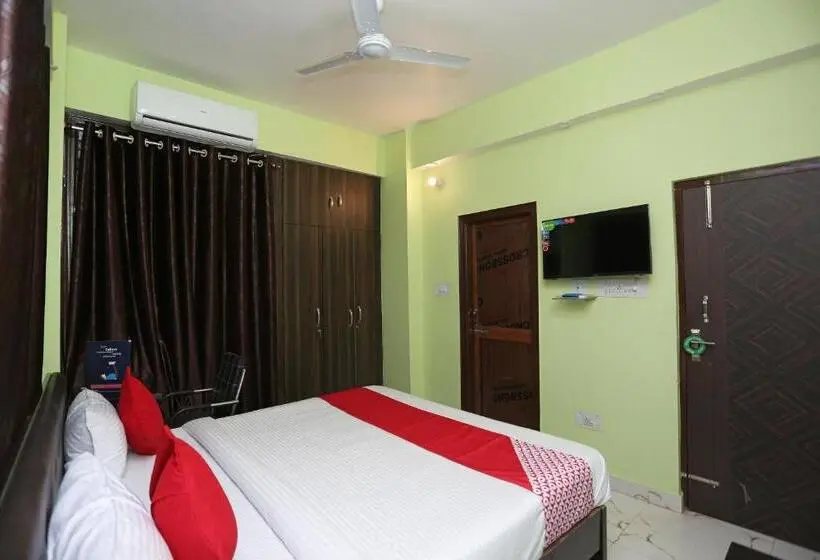 Classic Kolmen Hengen Huone, O Near Anisabad Golambar