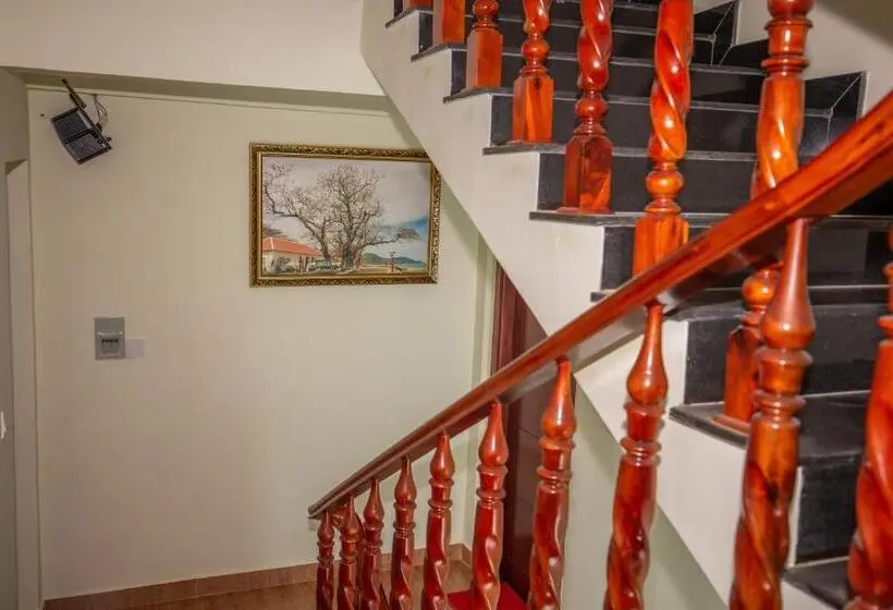 اتاق خانوادگی با چشمانداز کوه, Lan Anh S Home