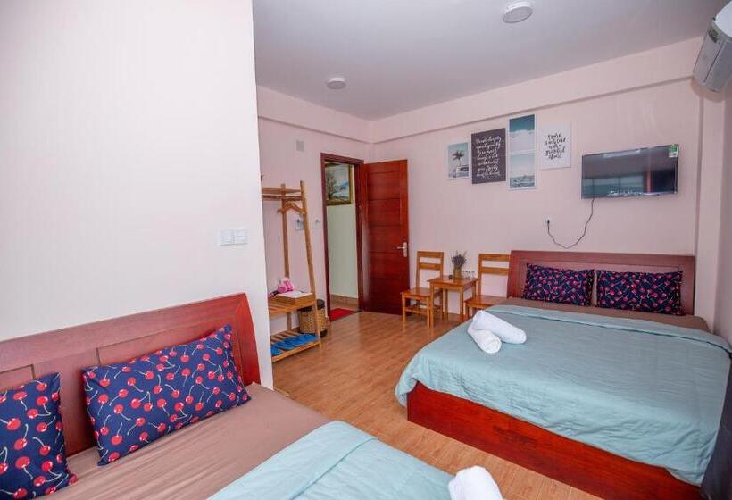 اتاق خانوادگی با چشمانداز کوه, Lan Anh S Home