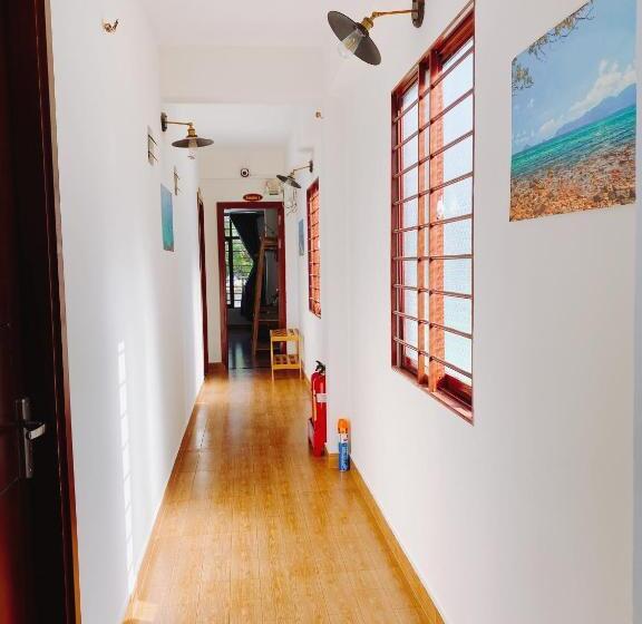 اتاق خانوادگی با چشمانداز کوه, Lan Anh S Home