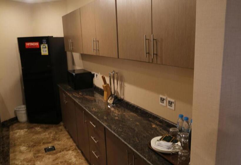 Люкс Повышенной Комфортности, Violet Al Azizia Hotel Masjid Al Qatari