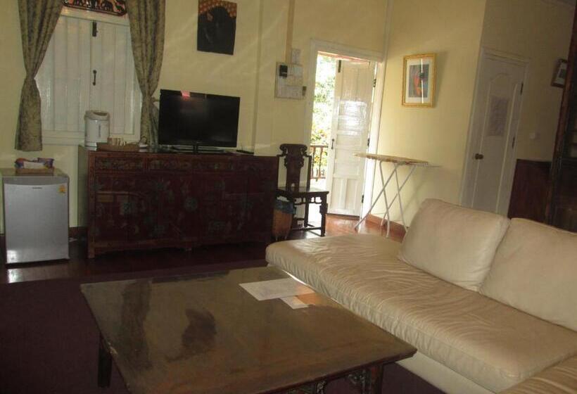 سوئیت با بالکن, Spacious Private Suite