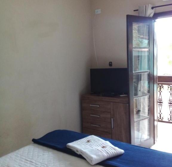 Standaard Driepersoonskamer, Pousada Reserva Do Tombo Lounge Hostel