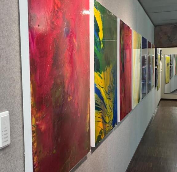 スイート, Ad1716 Apartments