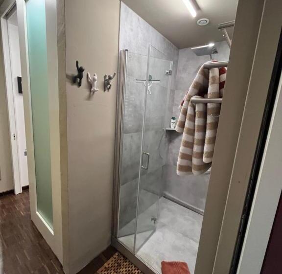 スイート, Ad1716 Apartments