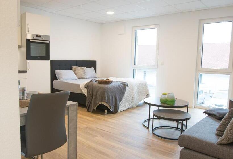 スタンダードスタジオ, Ad1716 Apartments