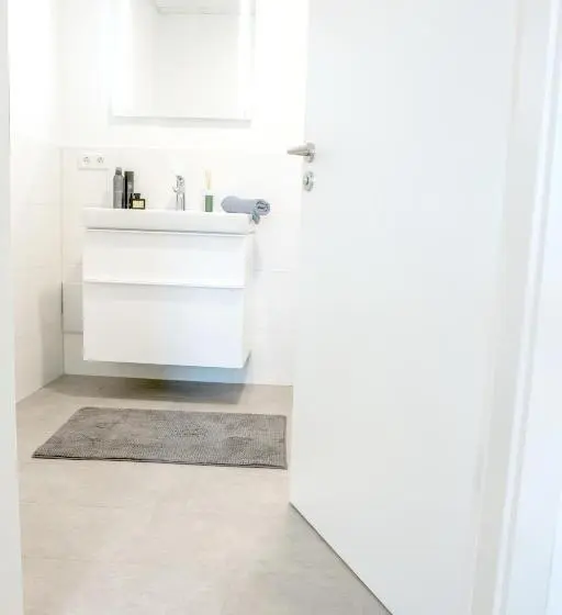 スタンダードスタジオ, Ad1716 Apartments