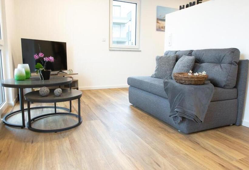 スタンダードスタジオ, Ad1716 Apartments