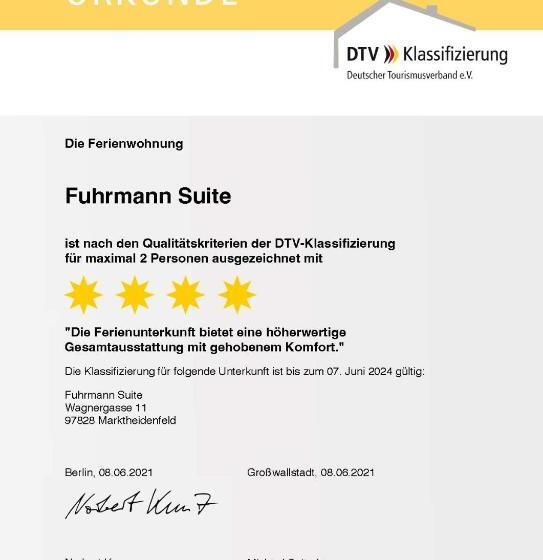 デラックススイート, Ad1716 Apartments