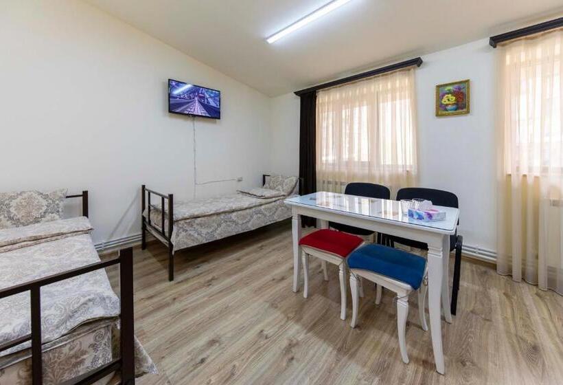 اتاق استاندارد چهار تخته, Tatev Hotel And Tours