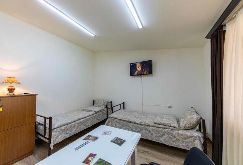 4인용 스탠다드 룸, Tatev Hotel And Tours