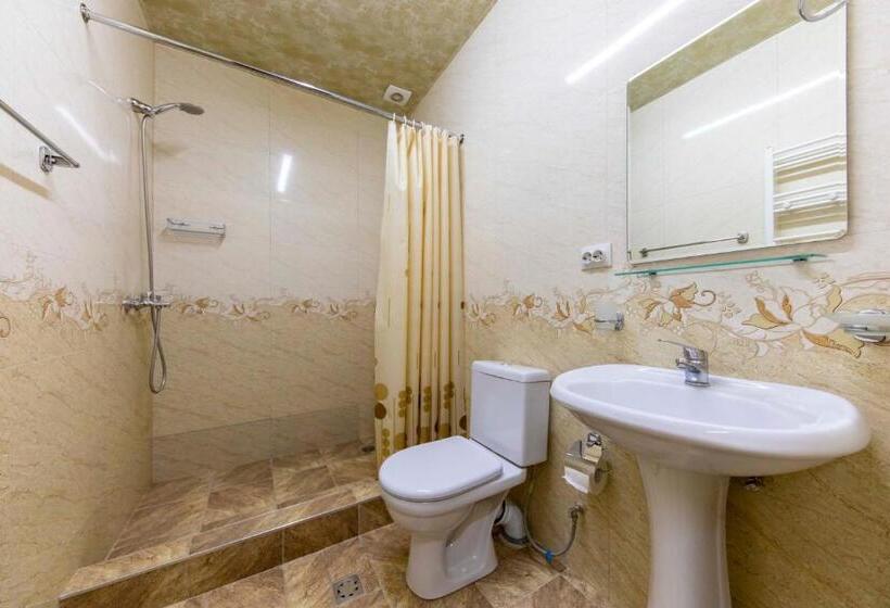 اتاق سوپریور چهار تخته, Tatev Hotel And Tours